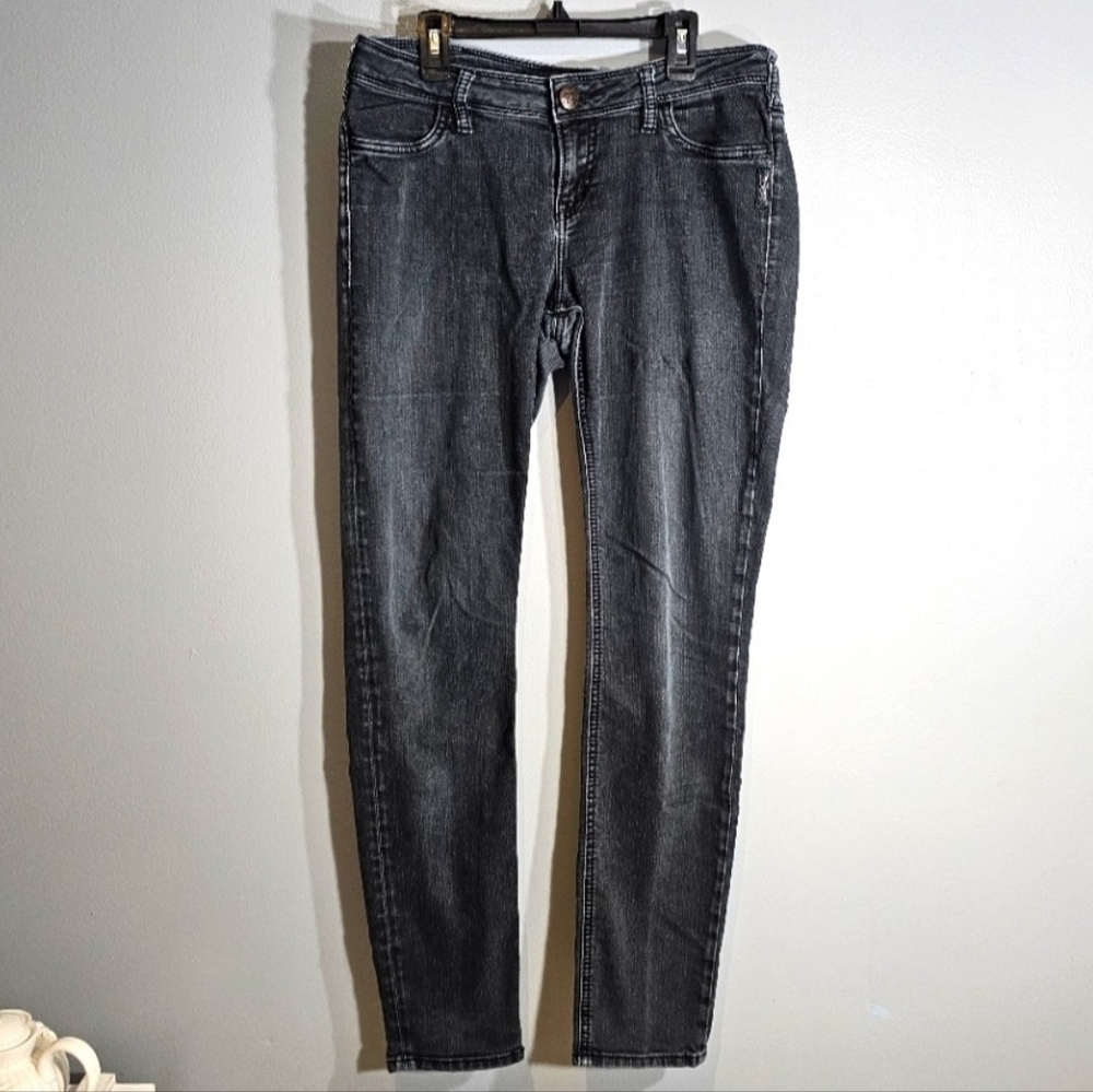 Silver Suki Jegging Jeans in Charcoal Gray Black Color 30 waist x 31 length